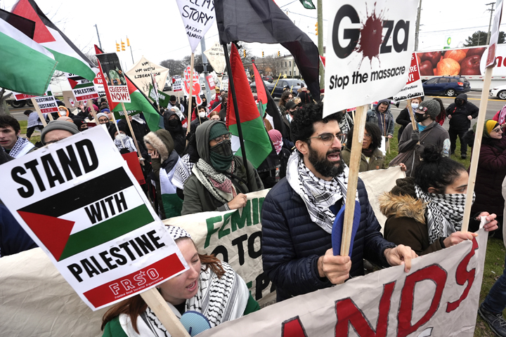 Harris quickly pivots to convincing Arab American voters of her ...